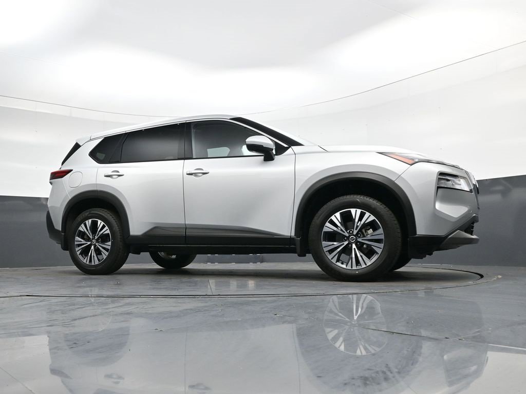 Used 2021 Nissan Rogue SV image 32