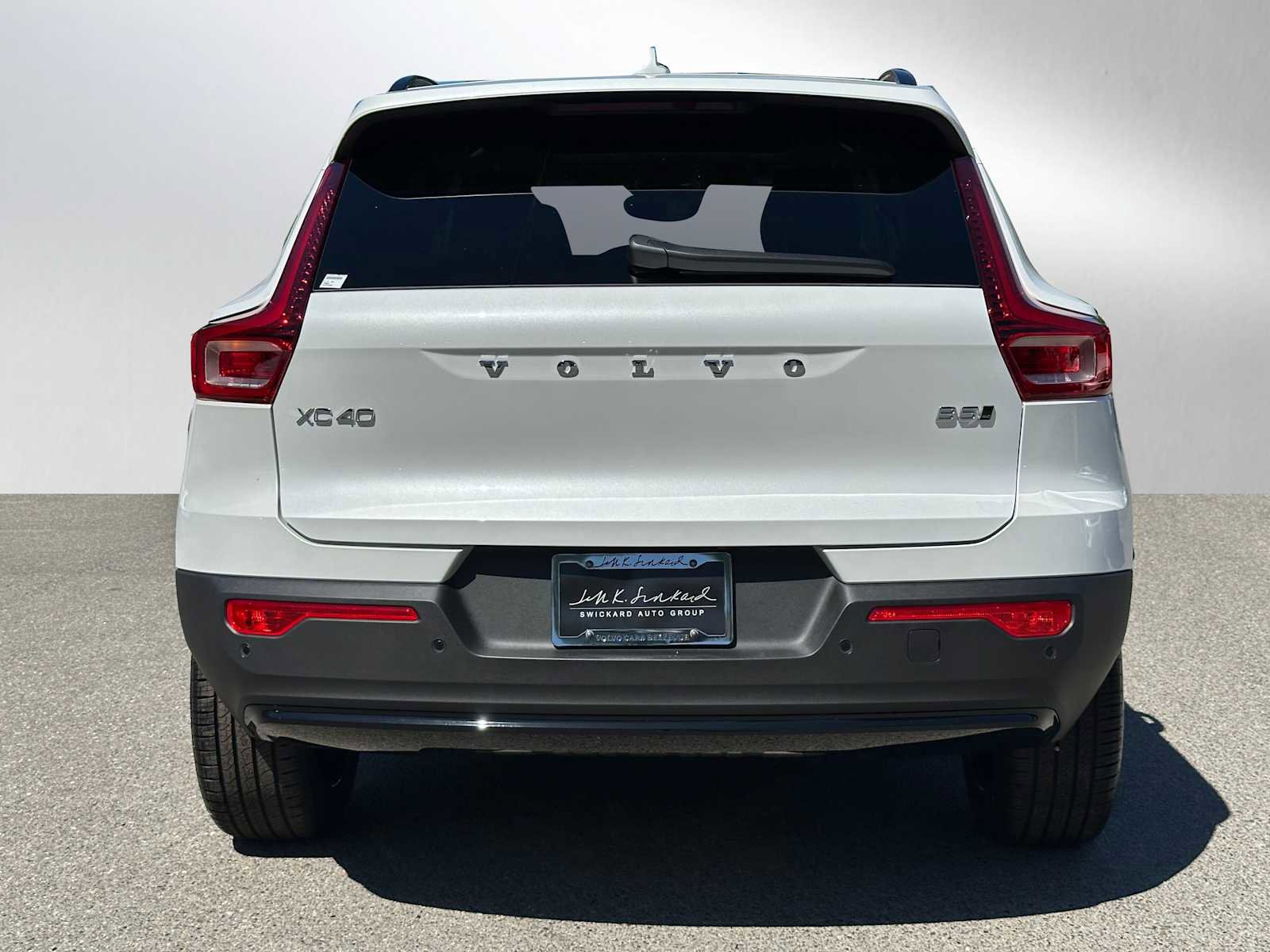 New 2025 Volvo XC40 B5 Plus w/ Protection Package Premier image 4