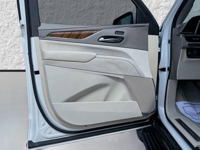 Used 2024 Cadillac Escalade Sport Platinum w/ LPO, ONYX Package AWD/4WD image 24