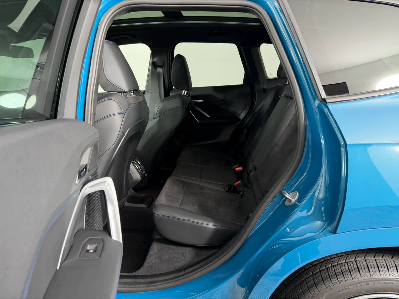 Certified 2025 BMW X1 xDrive28i w/ M Sport Package image 13