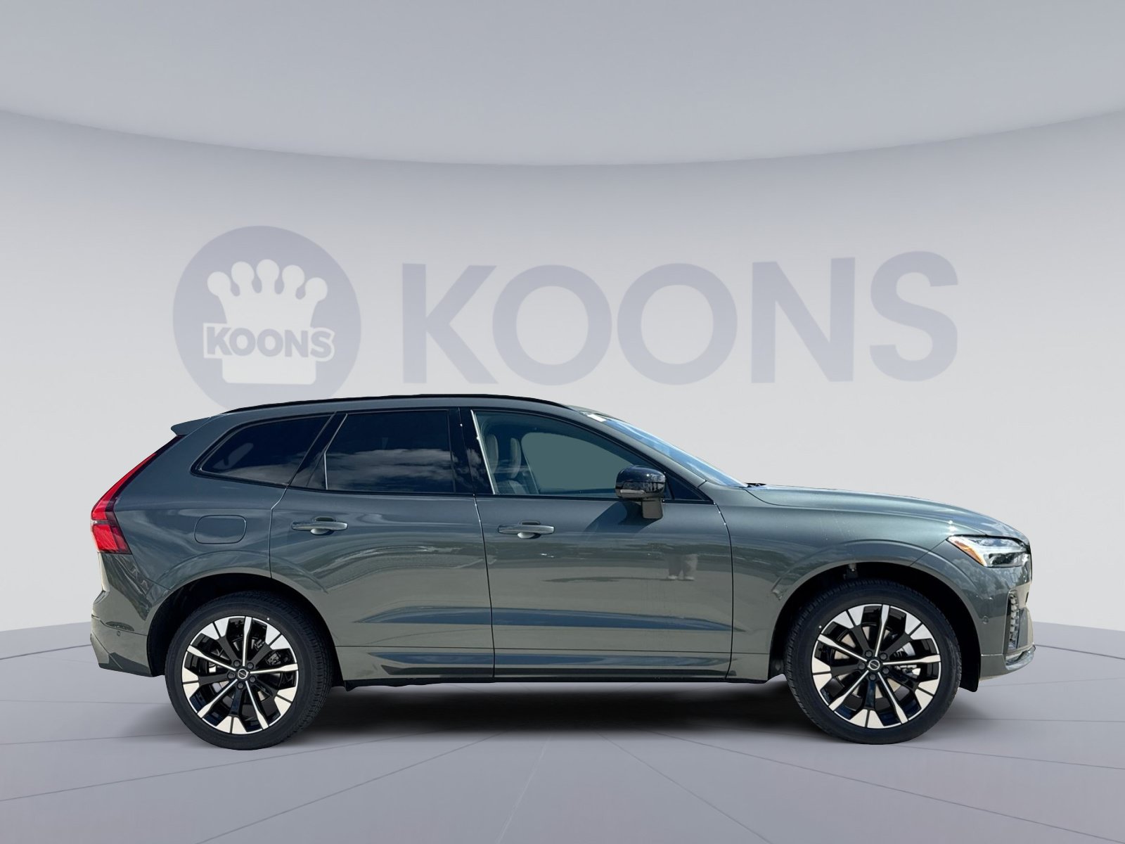 New 2026 Volvo XC60 B5 Plus w/ Protection Package Premier AWD/4WD image 8