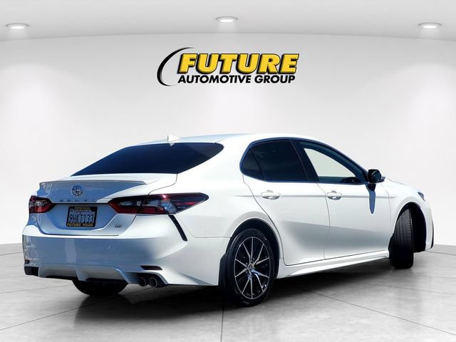 Used 2023 Toyota Camry SE w/ Convenience Package FWD image 4