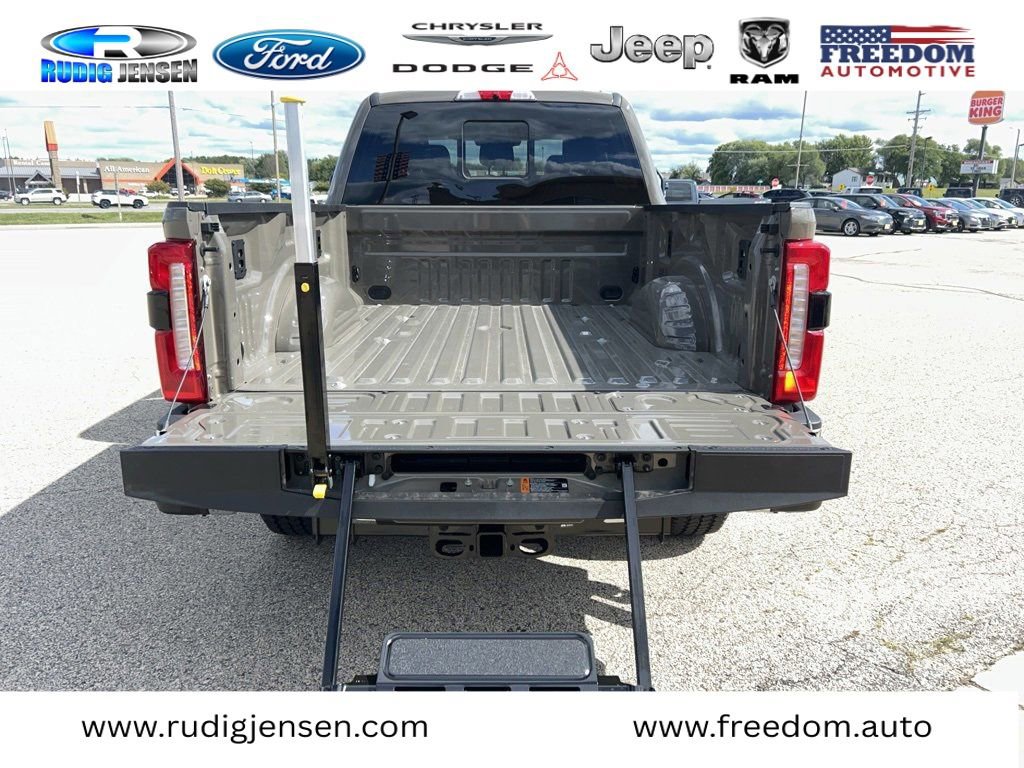 New 2026 Ford F250 Lariat w/ FX4 Off-Road Package image 6