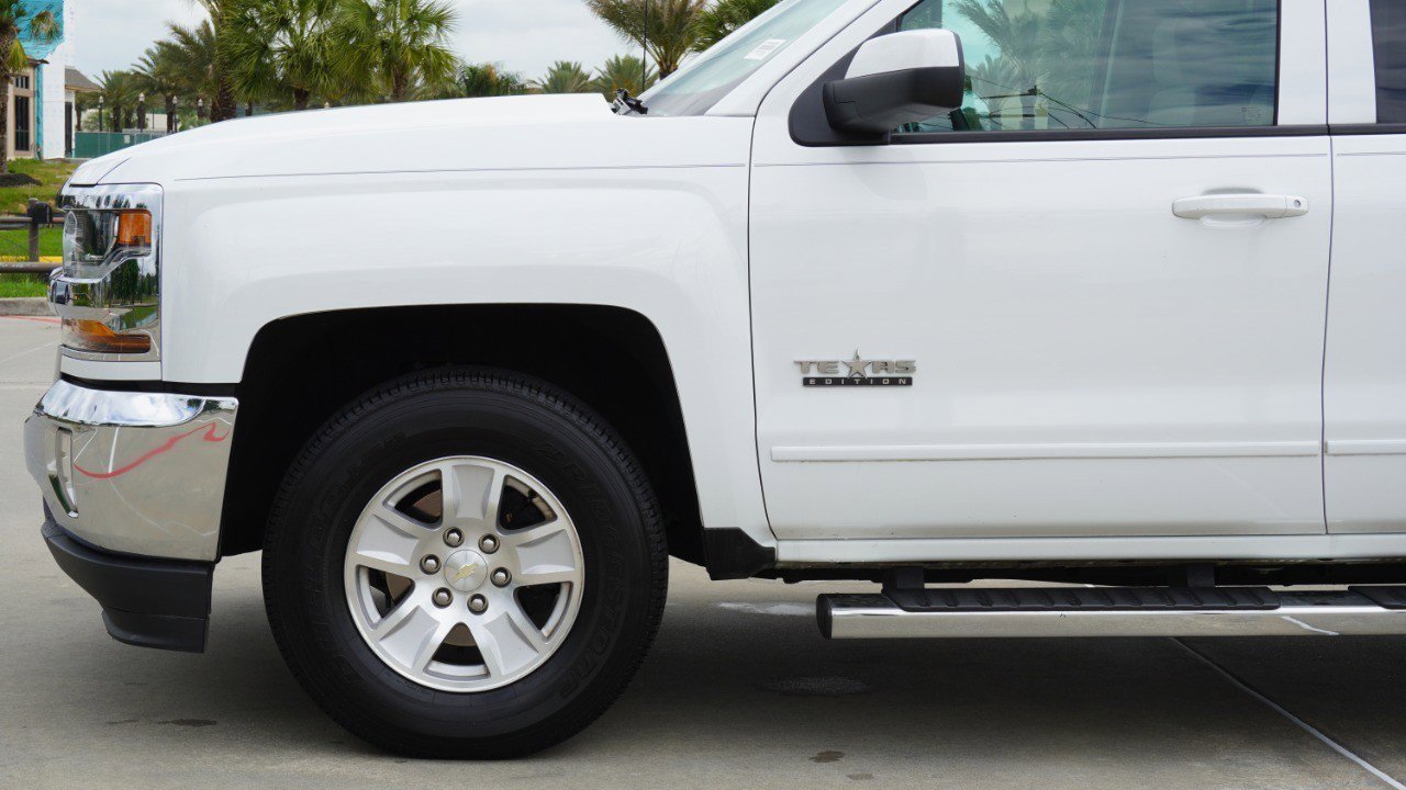Used 2018 Chevrolet Silverado 1500 LT w/ Texas Edition RWD image 10
