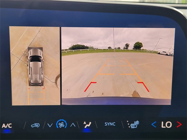 New 2025 Chevrolet Traverse LT w/ Enhanced Driving Package image 14