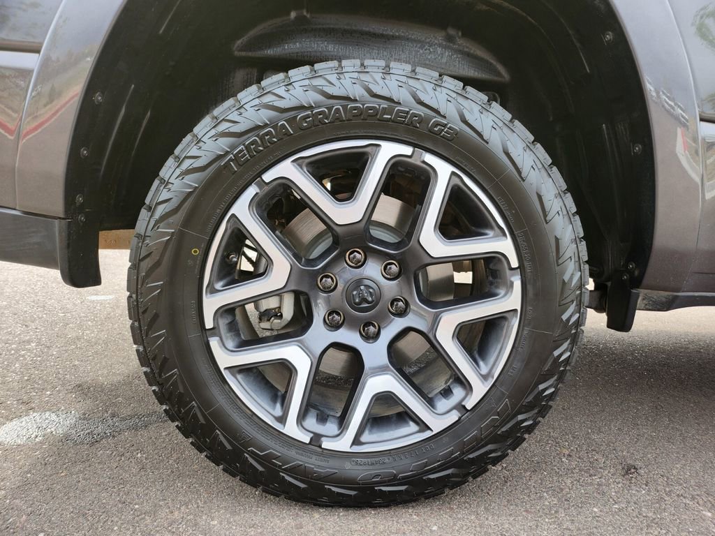 Used 2025 RAM 1500 Laramie w/ Sport Appearance Package AWD/4WD image 33