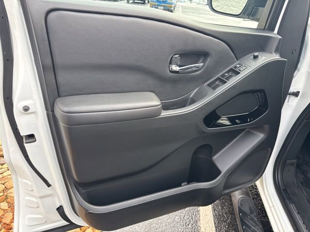 Used 2023 Nissan Frontier SV w/ Midnight Edition Package image 13