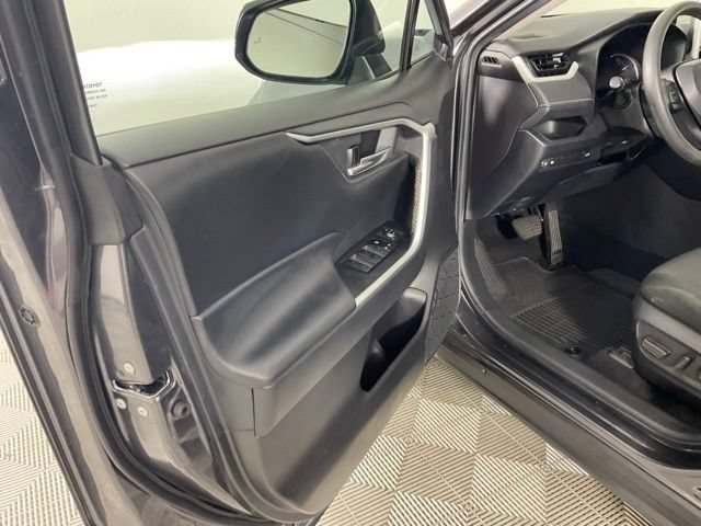 Used 2023 Toyota RAV4 XLE w/ Convenience Package FWD image 17