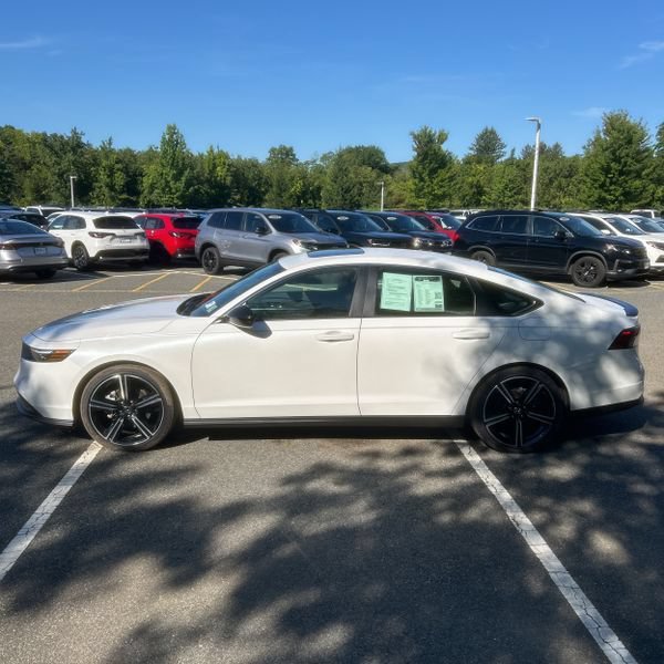 Used 2025 Honda Accord Sport image 8