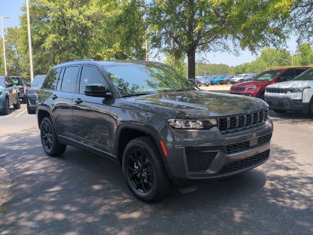 New 2026 Jeep Grand Cherokee Altitude RWD image 7
