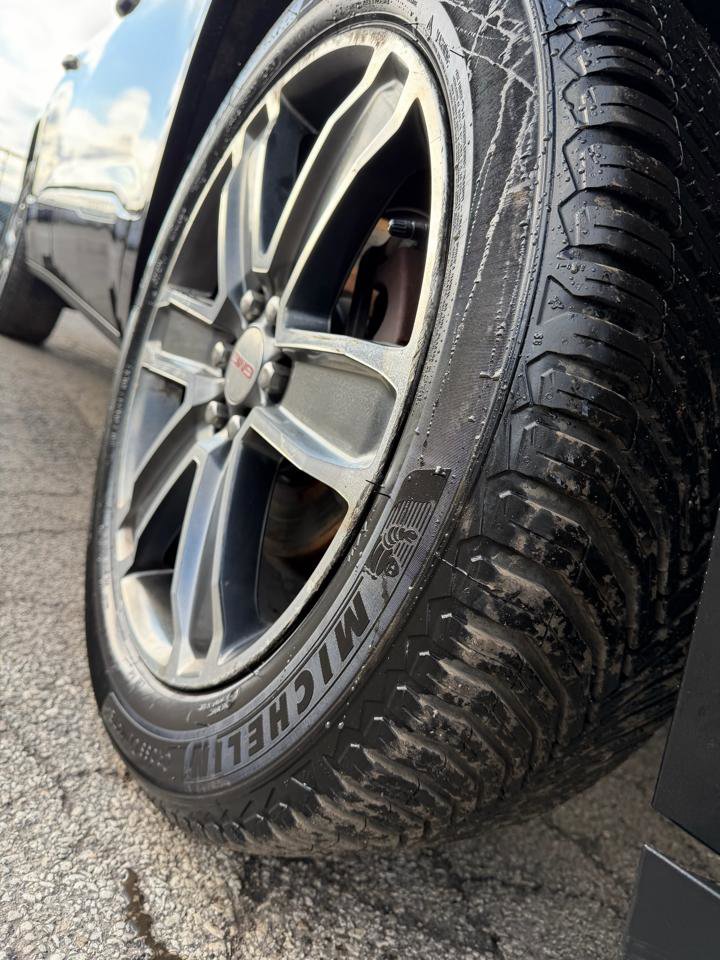 Used 2018 GMC Acadia Denali w/ Technology Package image 17