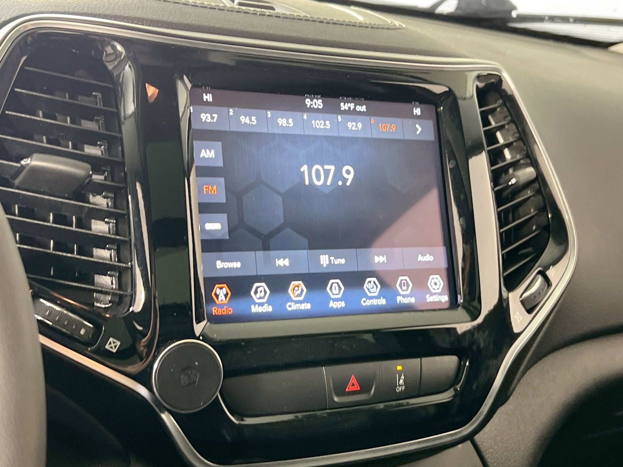 Used 2022 Jeep Cherokee Limited AWD/4WD image 13