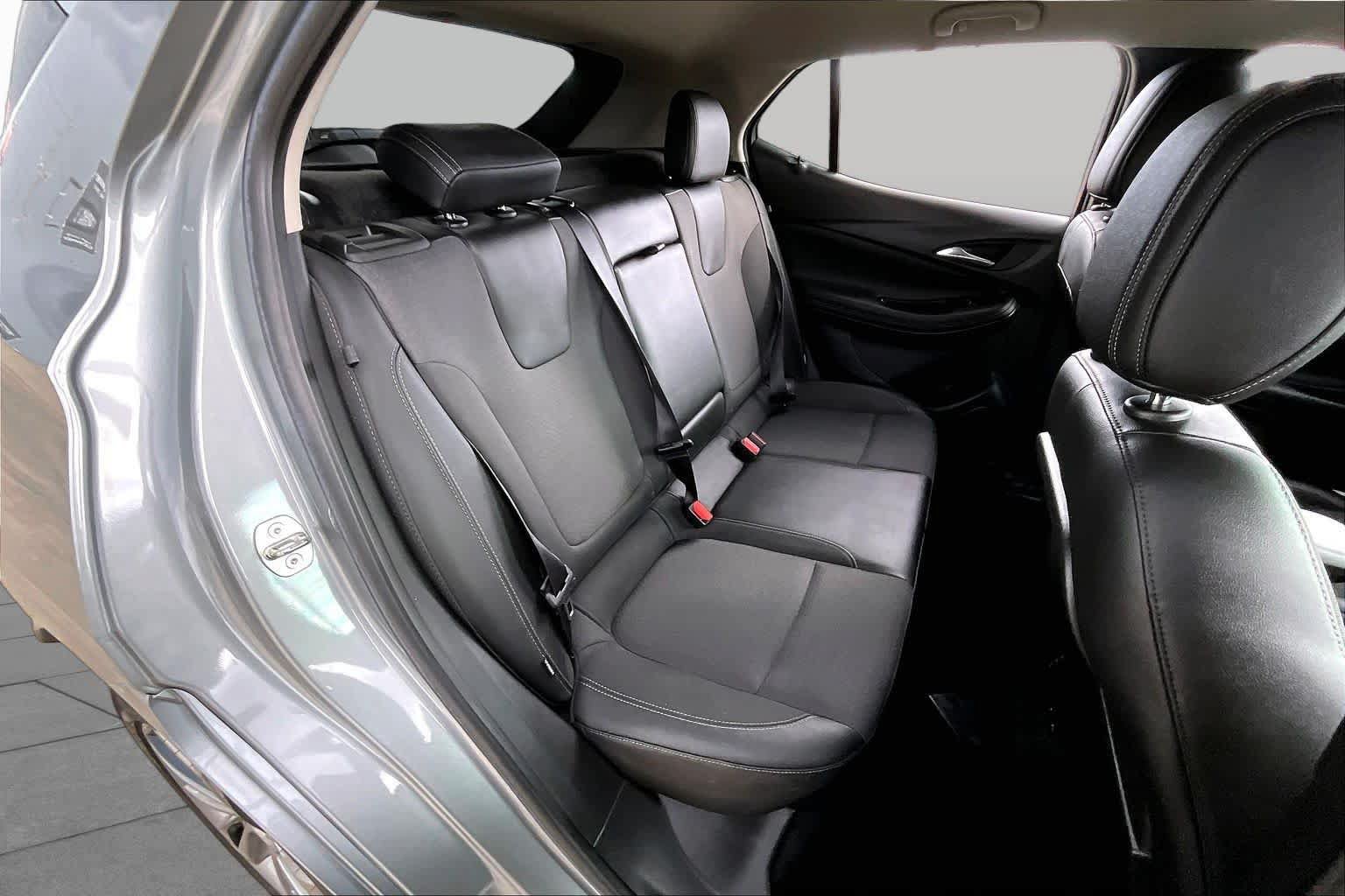 Used 2023 Buick Encore GX Select w/ Sport Touring Package FWD image 20