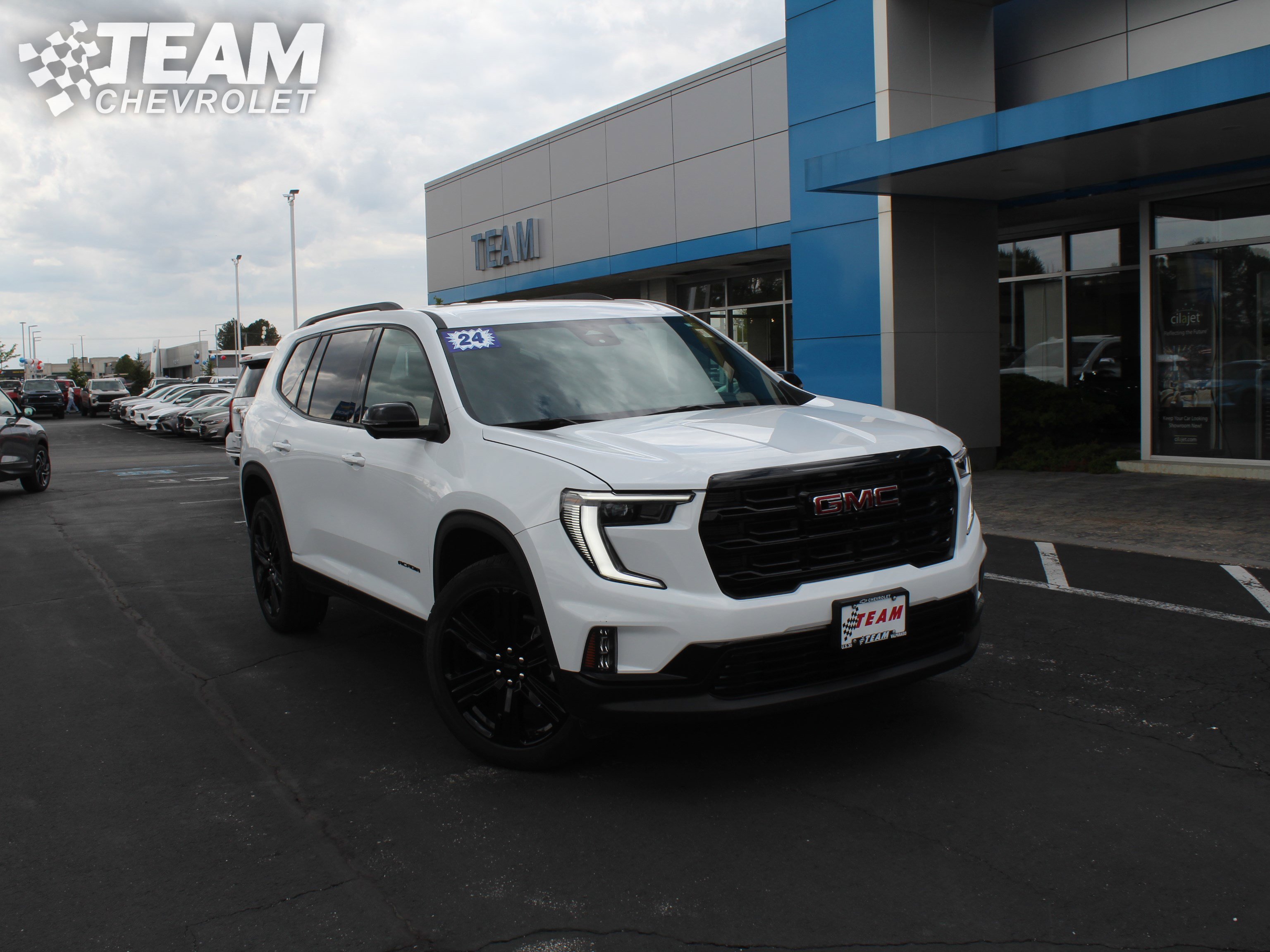 Used 2024 GMC Acadia Elevation w/ Black Edition AWD/4WD image 2