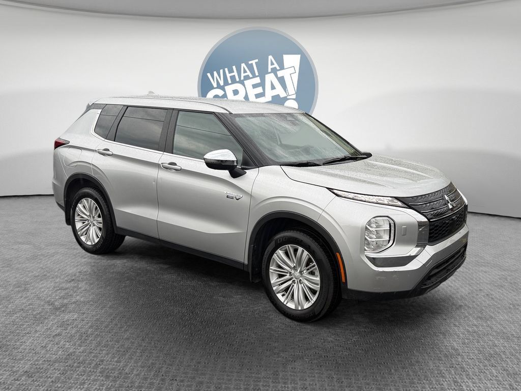 Used 2025 Mitsubishi Outlander ES