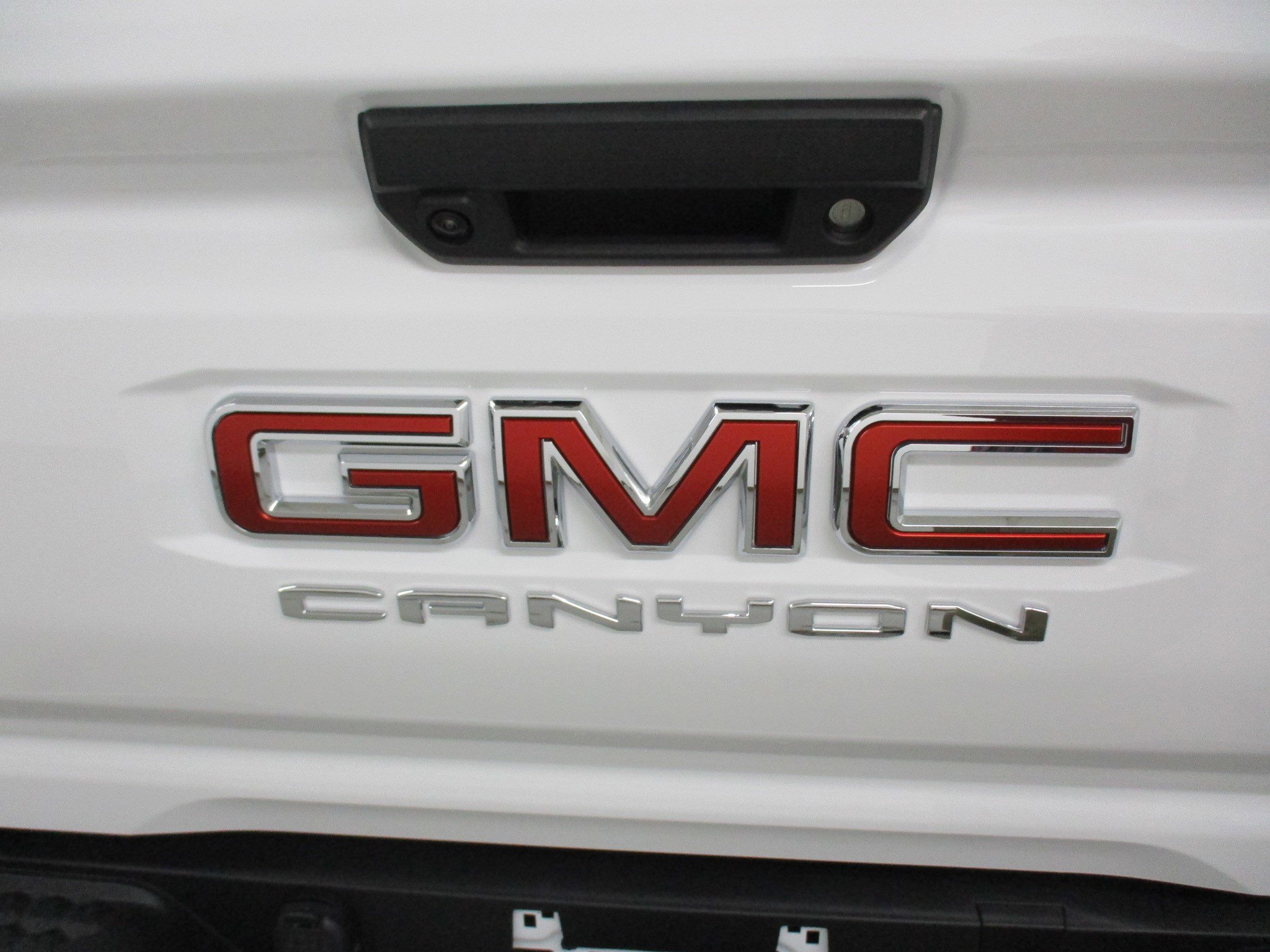 New 2026 GMC Canyon Elevation w/ Convenience Package image 9