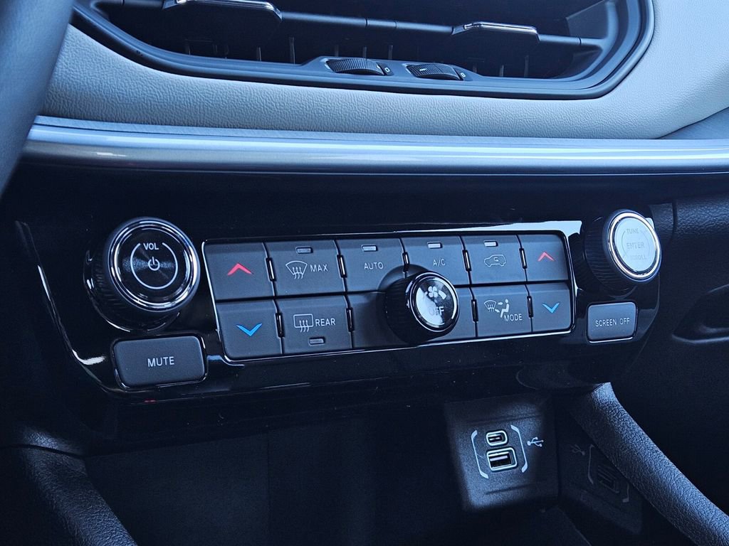 New 2026 Jeep Compass Limited w/ Sun, Sound & Navigation Group AWD/4WD image 17