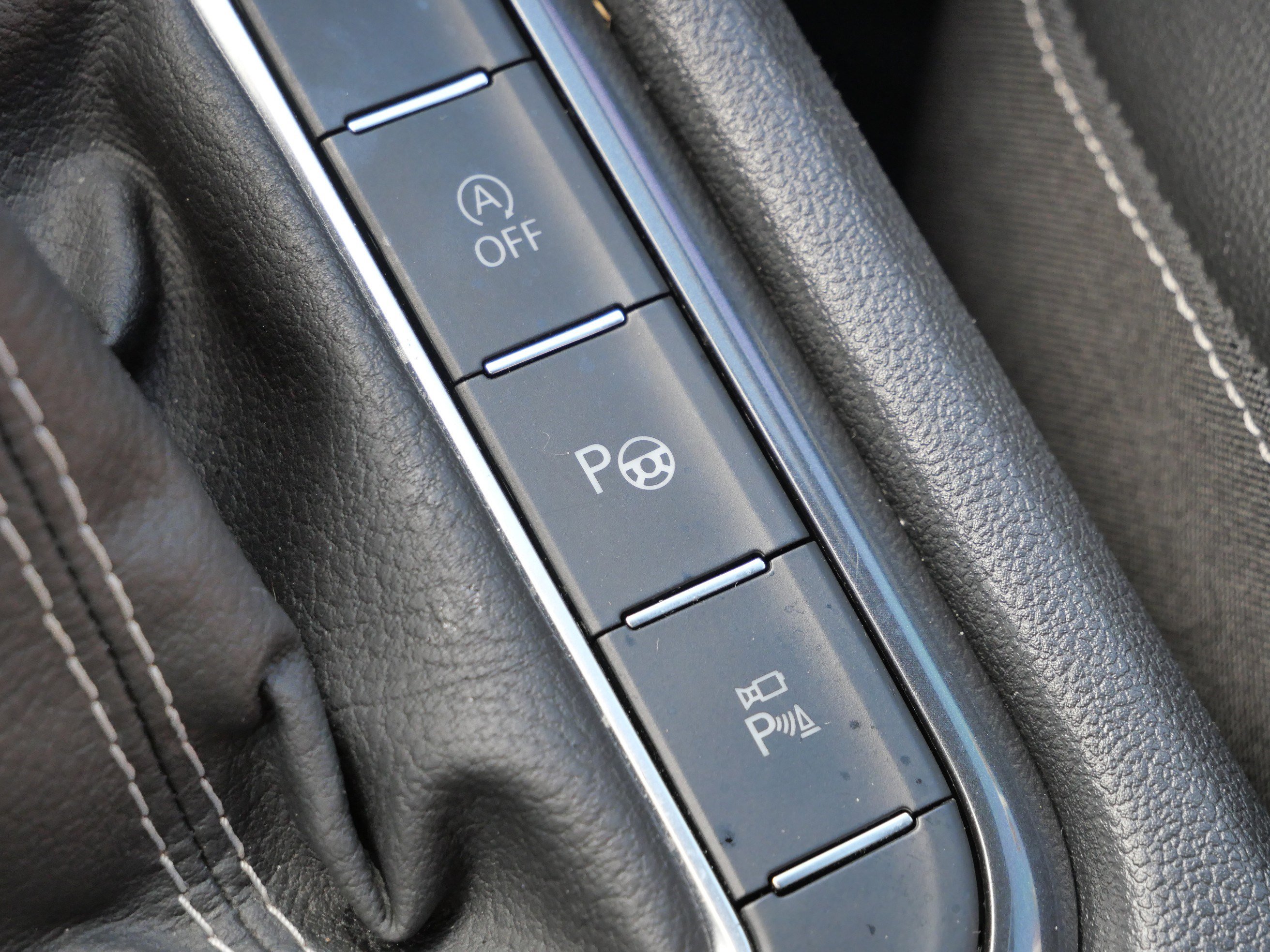 Used 2022 Volkswagen Tiguan SEL R-Line image 29