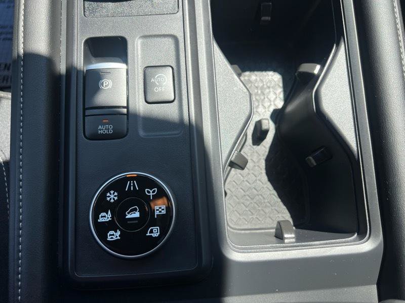 Used 2024 Nissan Pathfinder S w/ Cargo Package AWD/4WD image 19