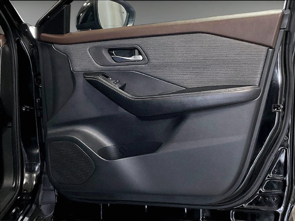 Certified 2023 Nissan Rogue SV AWD/4WD image 12