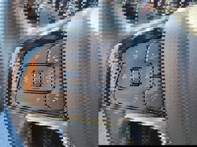 Used 2024 Buick Enclave Premium image 17