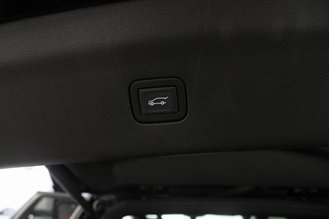 Used 2023 Buick Enclave Avenir w/ Avenir Technology Package image 21