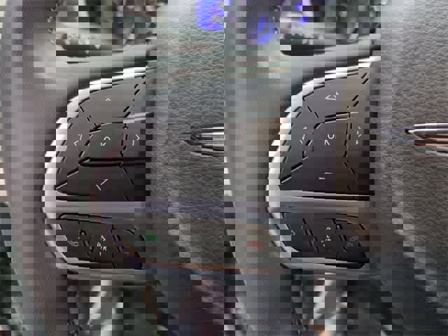 Used 2023 Chrysler Pacifica Touring-L image 23