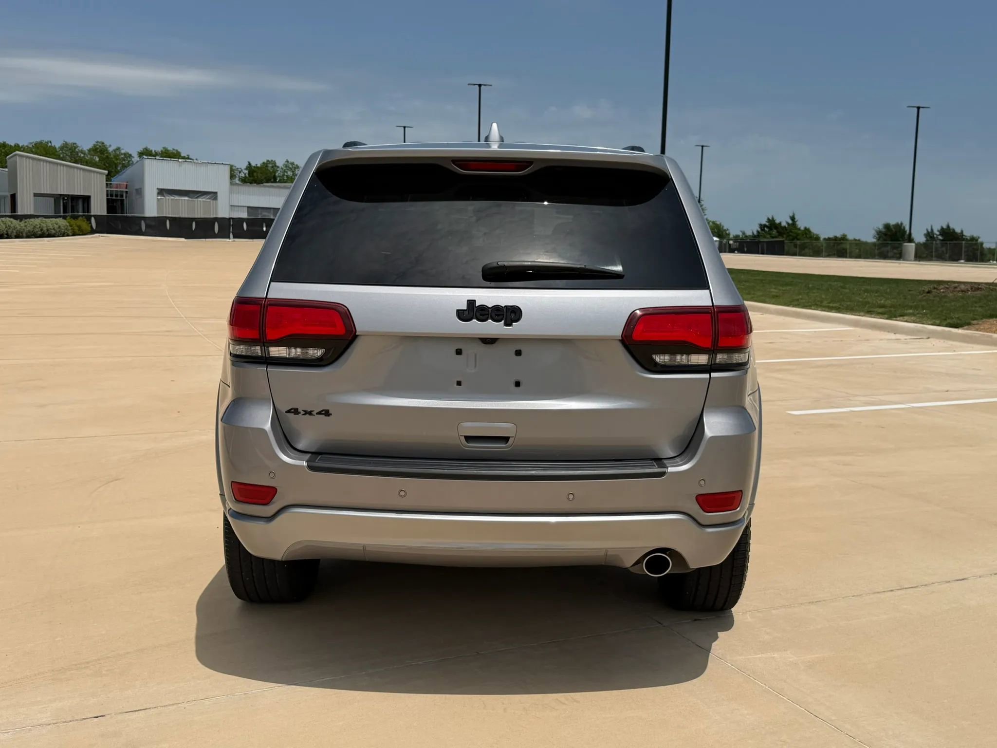 Used 2020 Jeep Grand Cherokee Altitude AWD/4WD image 5