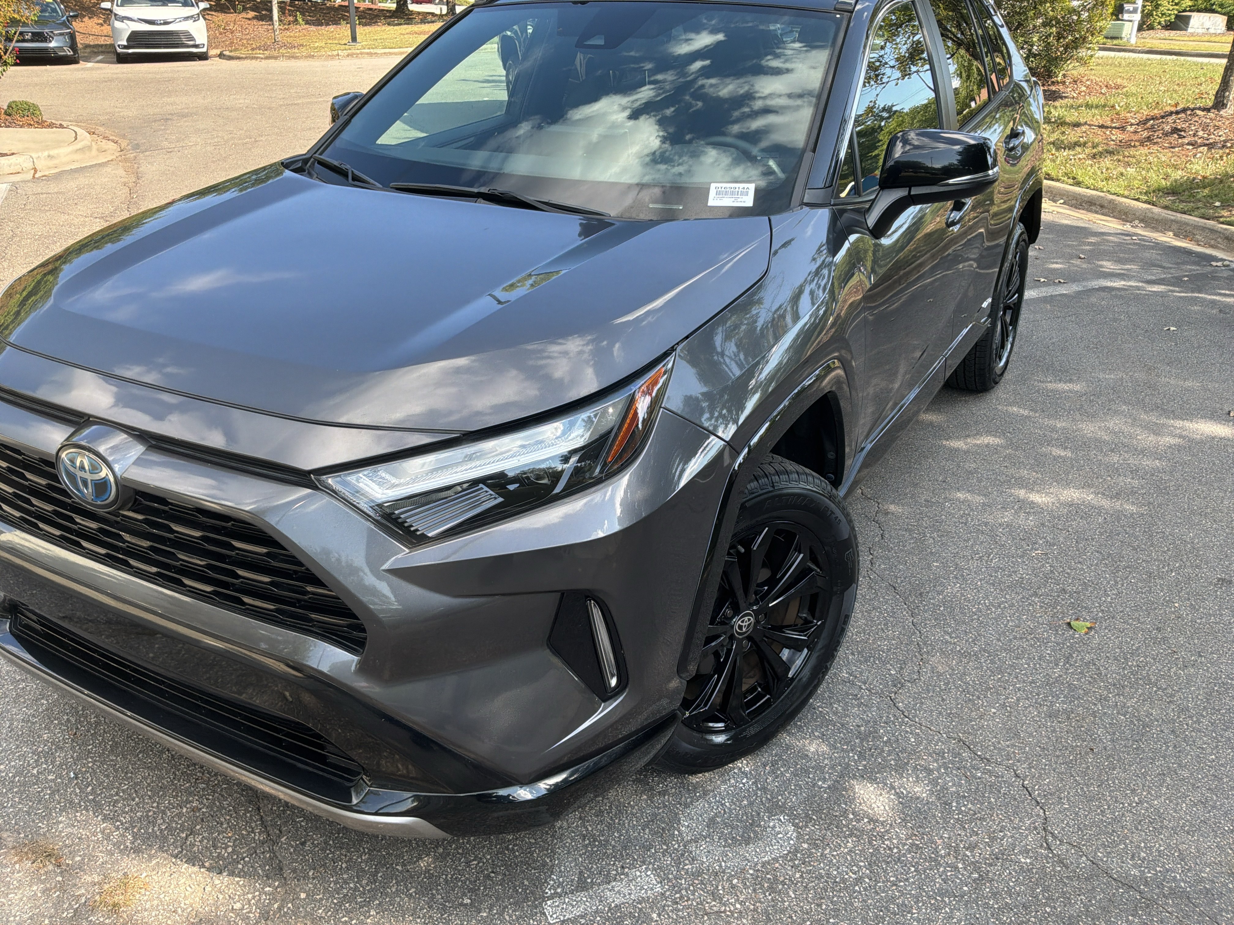 Used 2022 Toyota RAV4 XSE AWD/4WD image 5