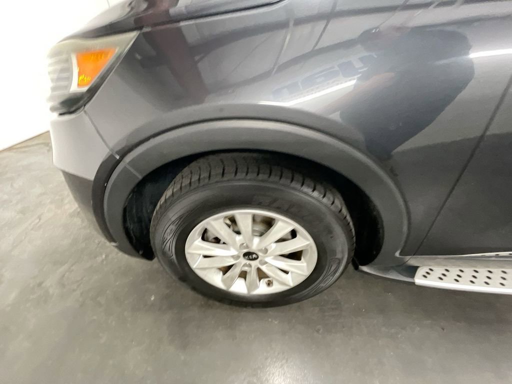 Used 2019 Kia Sorento LX image 30