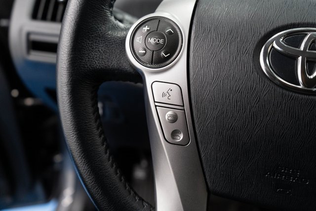 Used 2016 Toyota Prius V Four image 18