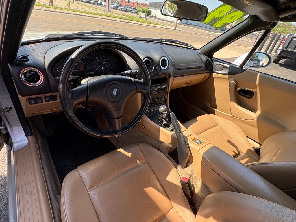 Used 1999 MAZDA MX-5 Miata RWD image 10