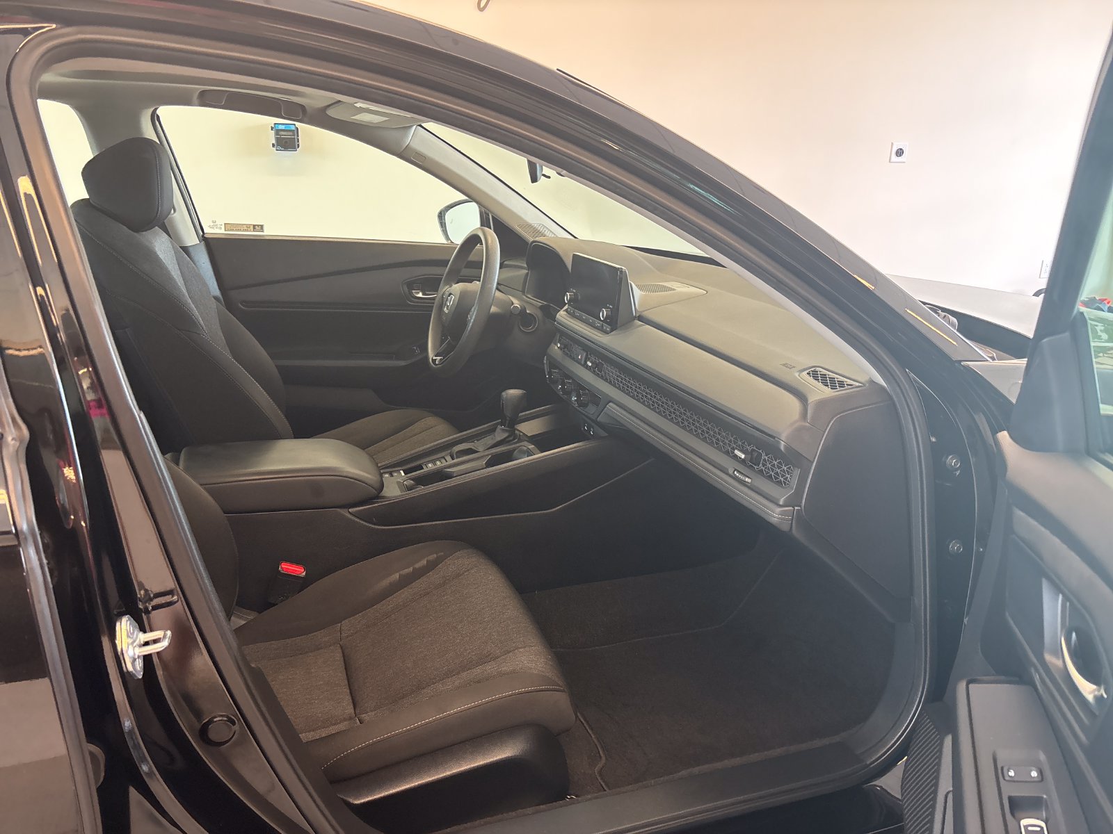 Certified 2023 Honda Accord EX image 6