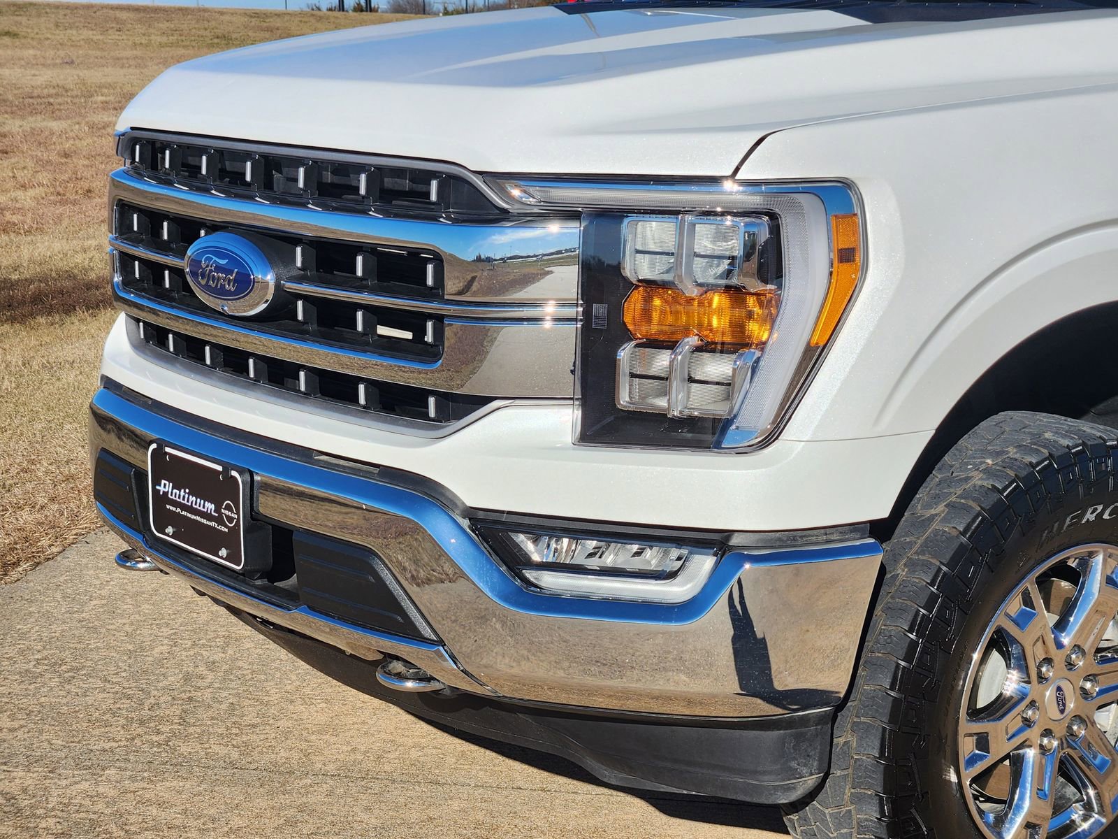 Used 2023 Ford F150 Lariat w/ Trailer Tow Package image 10