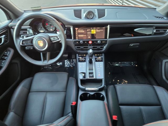 Used 2025 Porsche Macan image 13