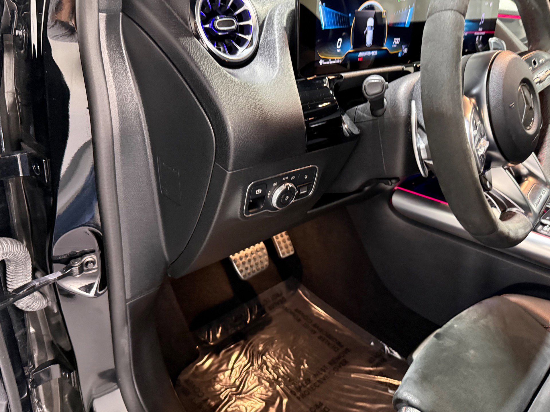 Used 2022 Mercedes-Benz GLA 35 AMG 4MATIC w/ Premium Package Lite image 30