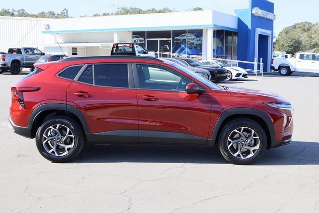 Certified 2025 Chevrolet Trax LT image 9