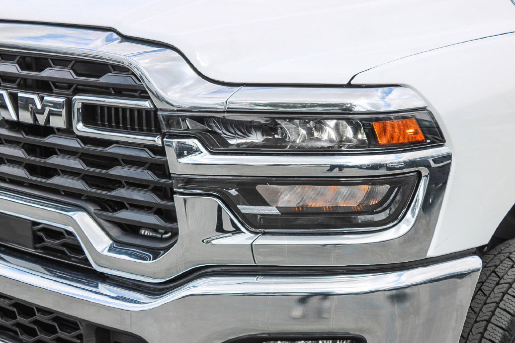 New 2026 RAM 3500 Tradesman AWD/4WD image 5