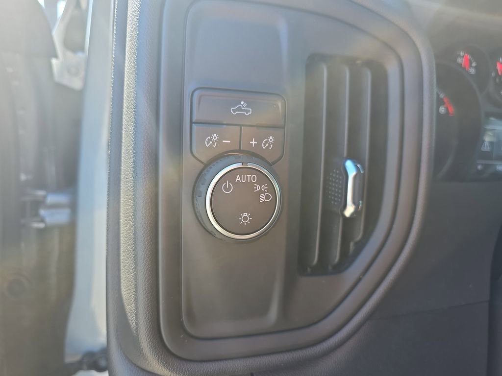 Used 2025 Chevrolet Silverado 1500 W/T image 21