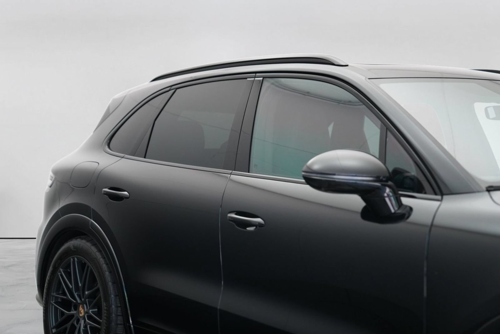Used 2025 Porsche Cayenne GTS AWD/4WD image 4