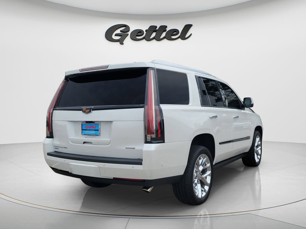 Used 2018 Cadillac Escalade Premium Luxury RWD image 5