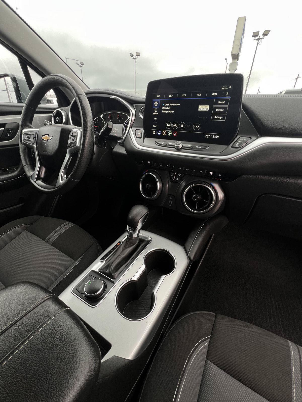 Used 2024 Chevrolet Blazer LT FWD image 25