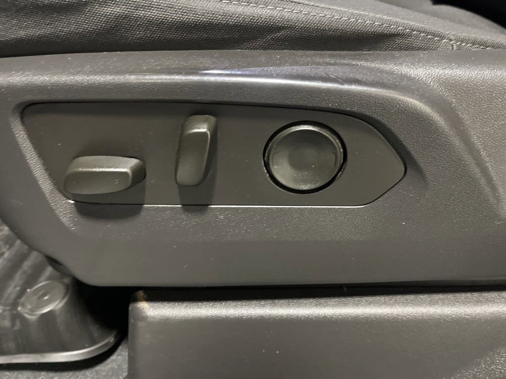 Certified 2023 Chevrolet Silverado 1500 Custom image 13