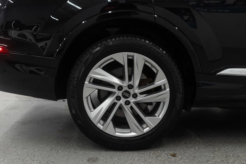 Used 2023 Audi Q7 3.0T Premium w/ Convenience Package AWD/4WD image 36