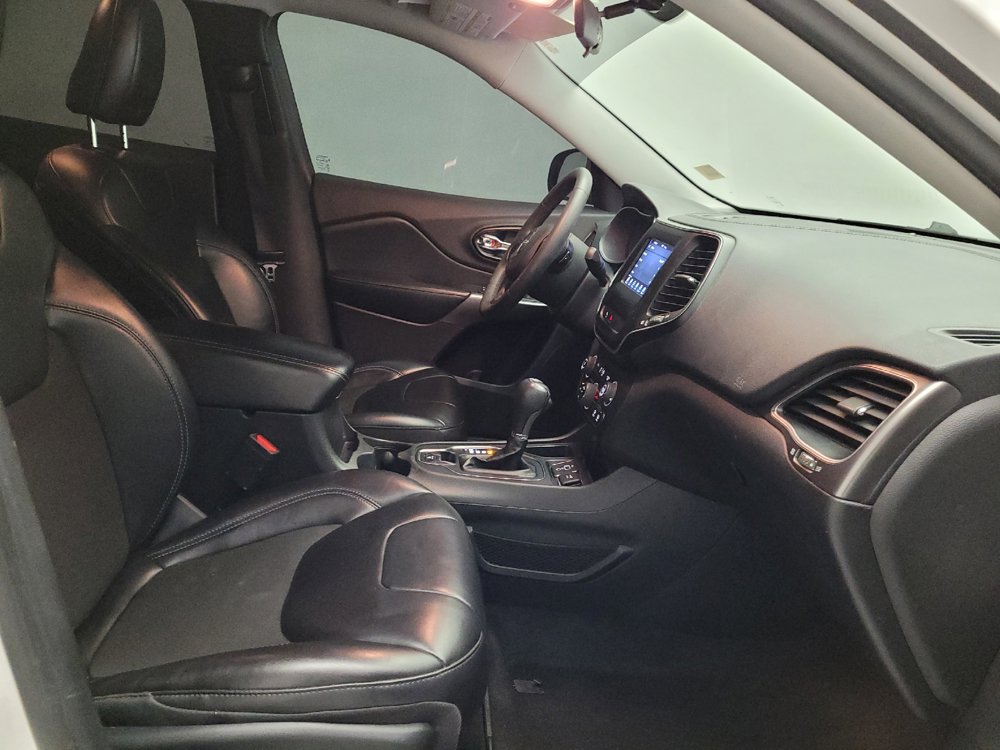Used 2020 Jeep Cherokee Latitude Plus FWD image 21