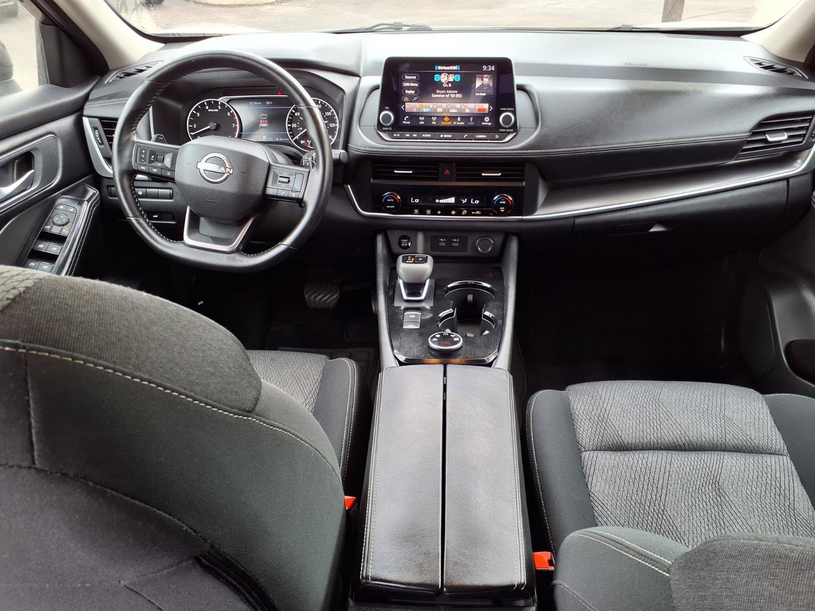 Used 2025 Nissan Rogue SV AWD/4WD image 18