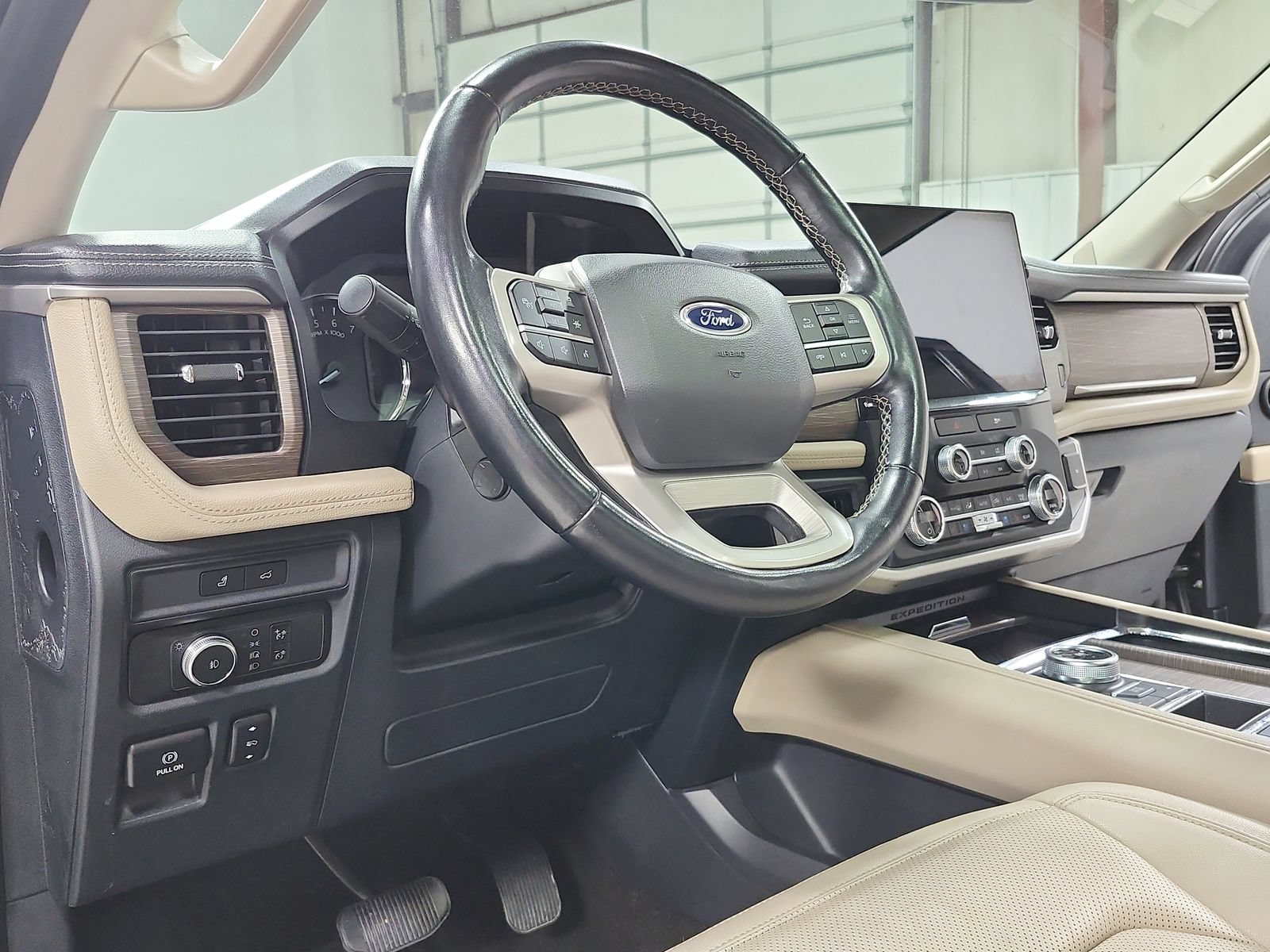 Used 2022 Ford Expedition Max Limited RWD image 19