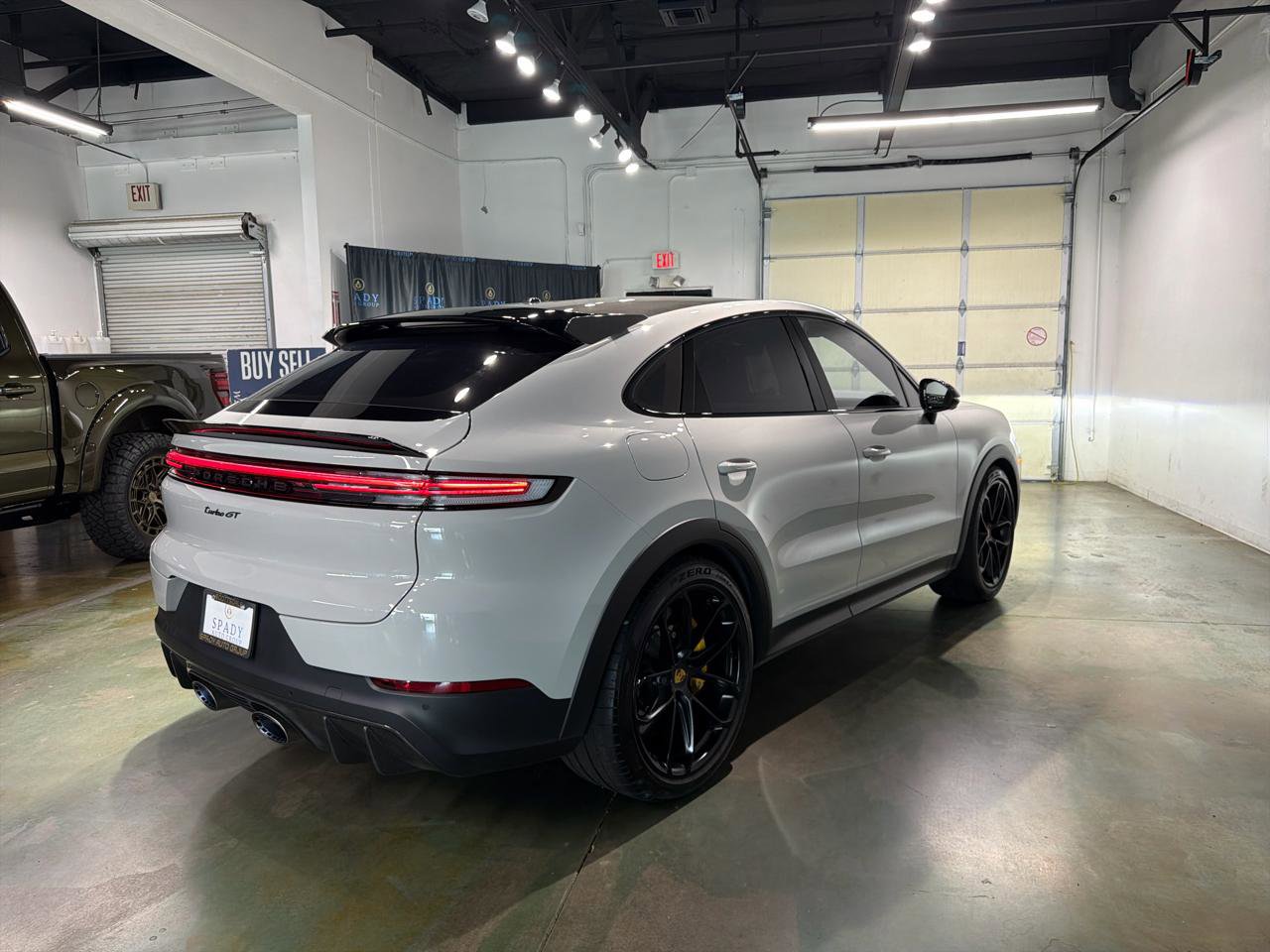 Used 2024 Porsche Cayenne Turbo GT AWD/4WD image 8