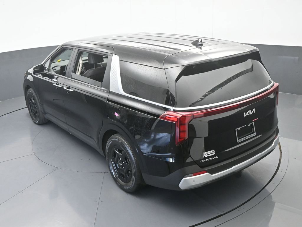 Used 2025 Kia Carnival image 47