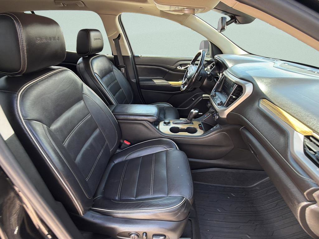 Used 2019 GMC Acadia Denali w/ Technology Package AWD/4WD image 10